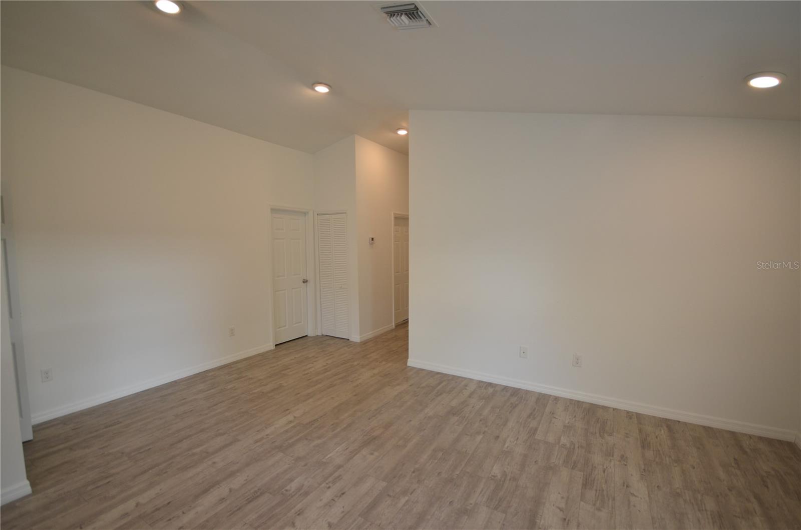 Image 9 of 15 For 2225 Carver Avenue