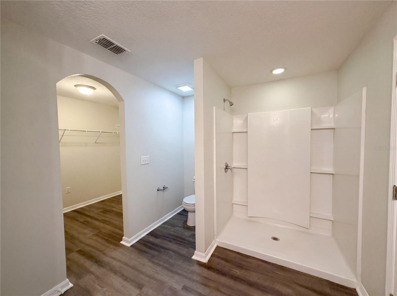 Image 18 of 21 For 2440 Bracknell Forest Trail