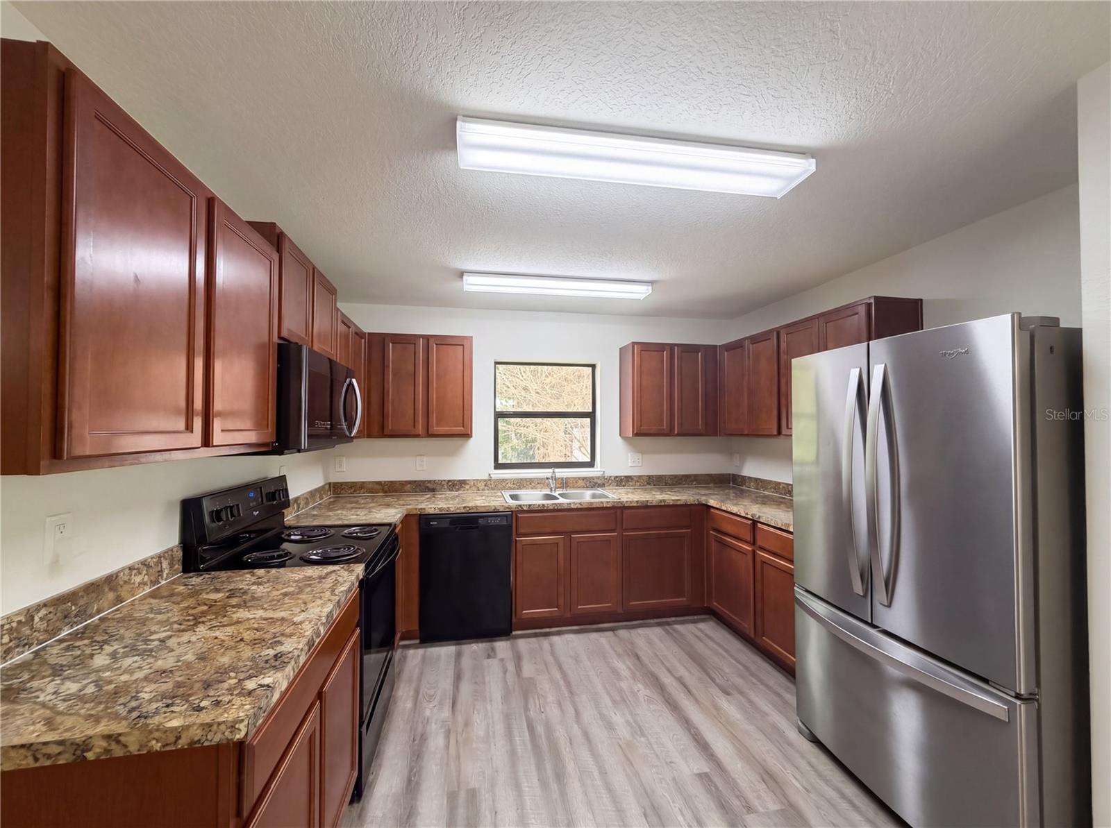 Image 2 of 21 For 2440 Bracknell Forest Trail