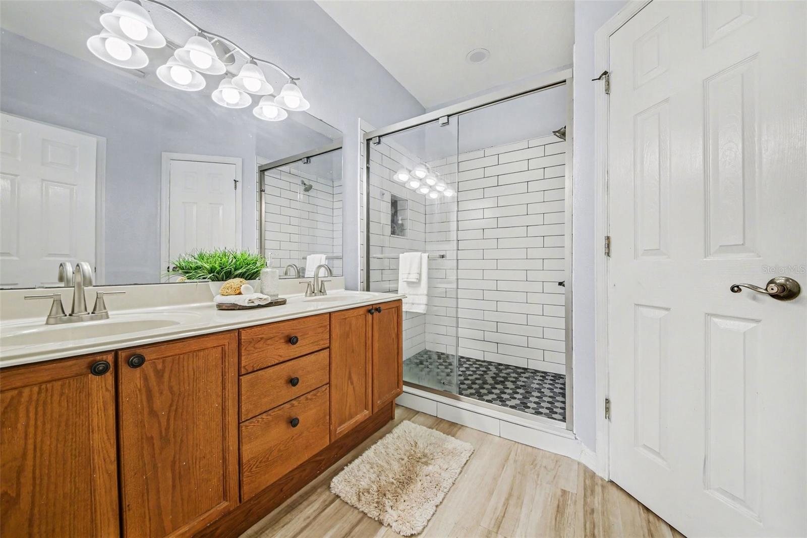 Image 12 of 36 For 578 Pinebranch Circle