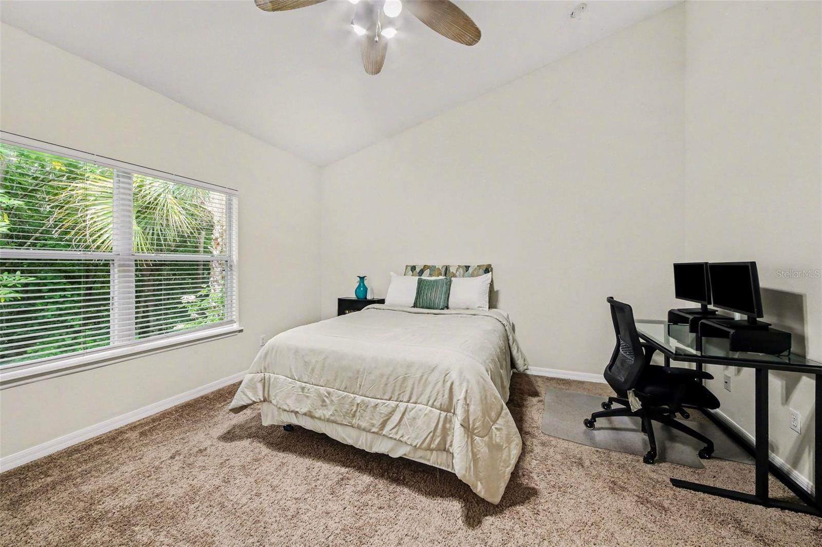 Image 15 of 36 For 578 Pinebranch Circle