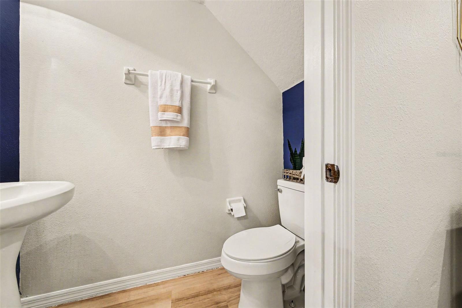 Image 22 of 36 For 578 Pinebranch Circle