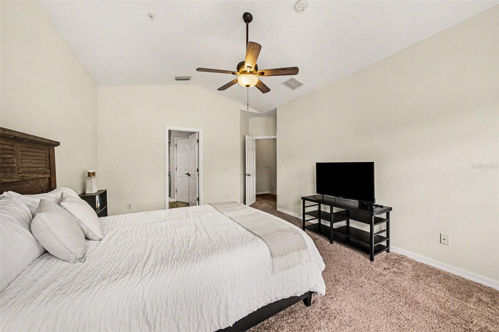 Image 9 of 36 For 578 Pinebranch Circle