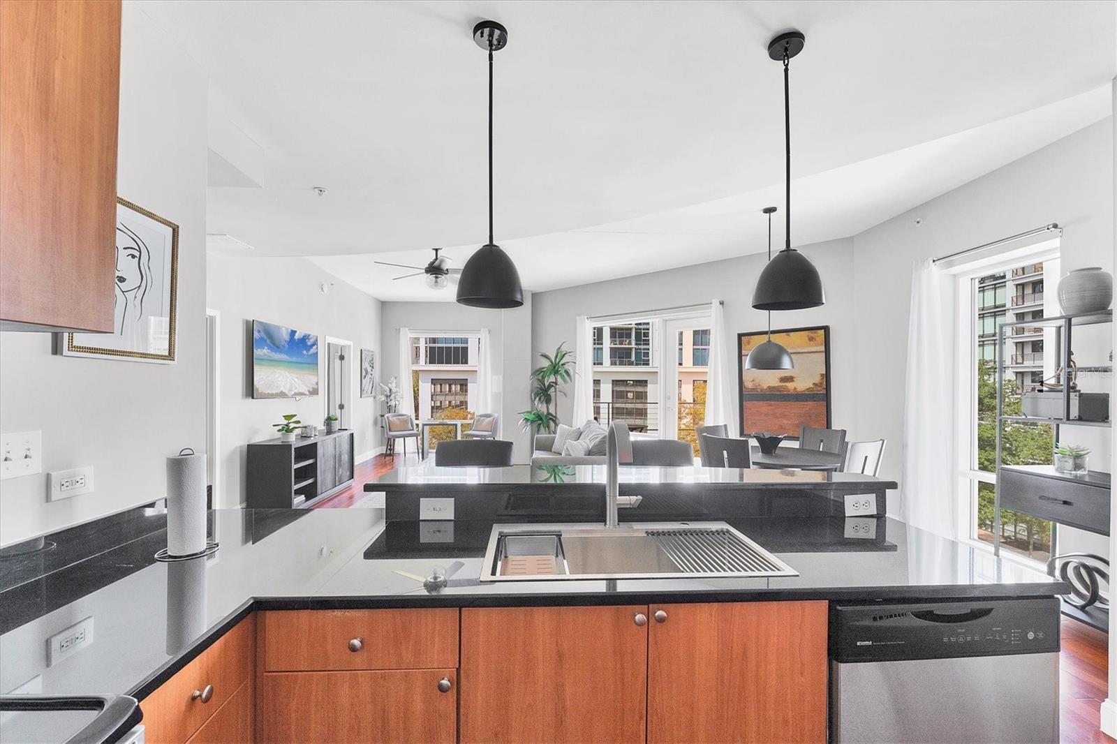 Image 15 of 47 For 525 Jackson Street 609