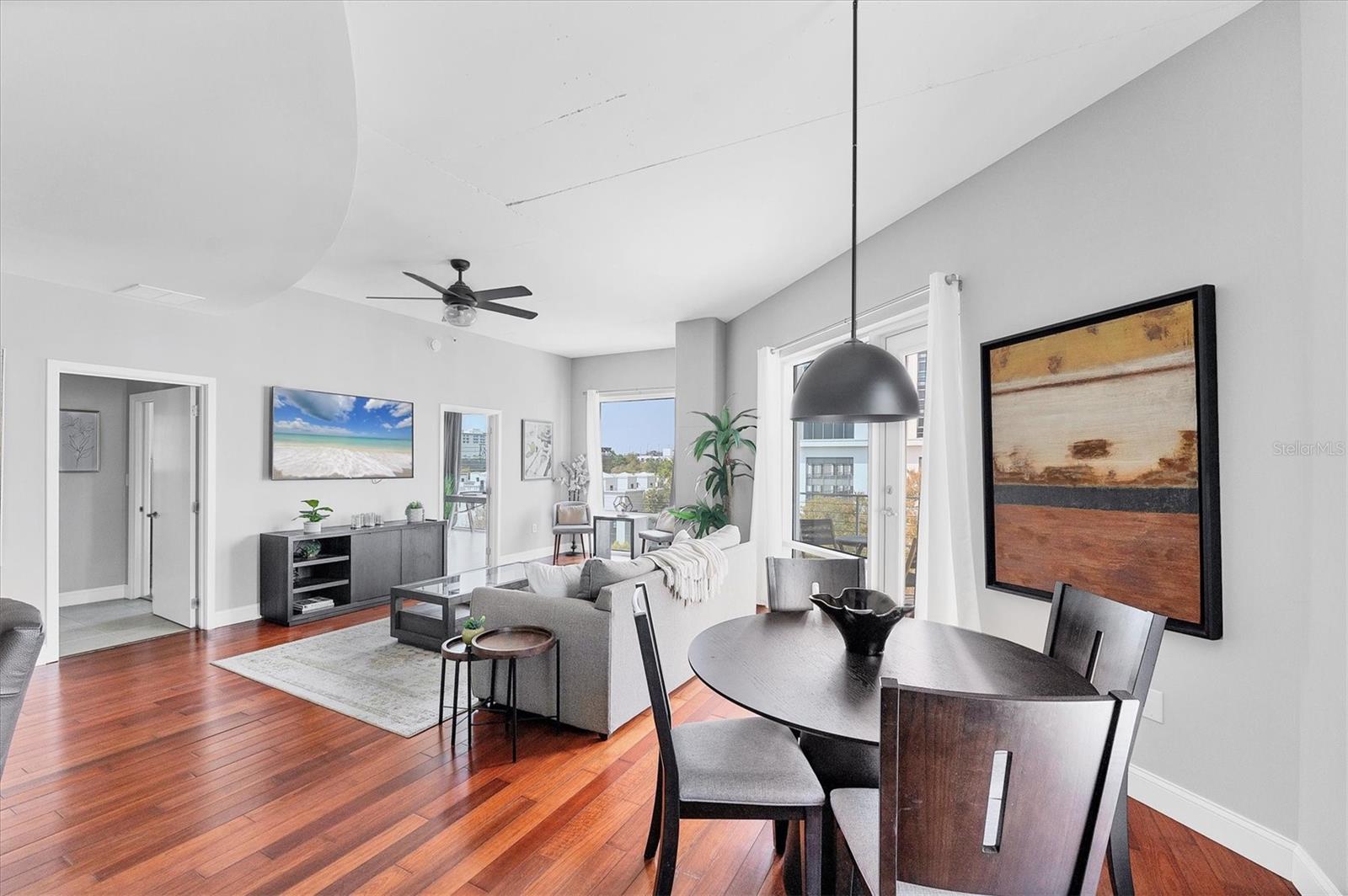 Image 19 of 47 For 525 Jackson Street 609