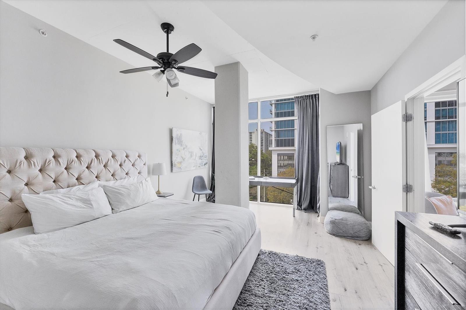 Image 20 of 47 For 525 Jackson Street 609