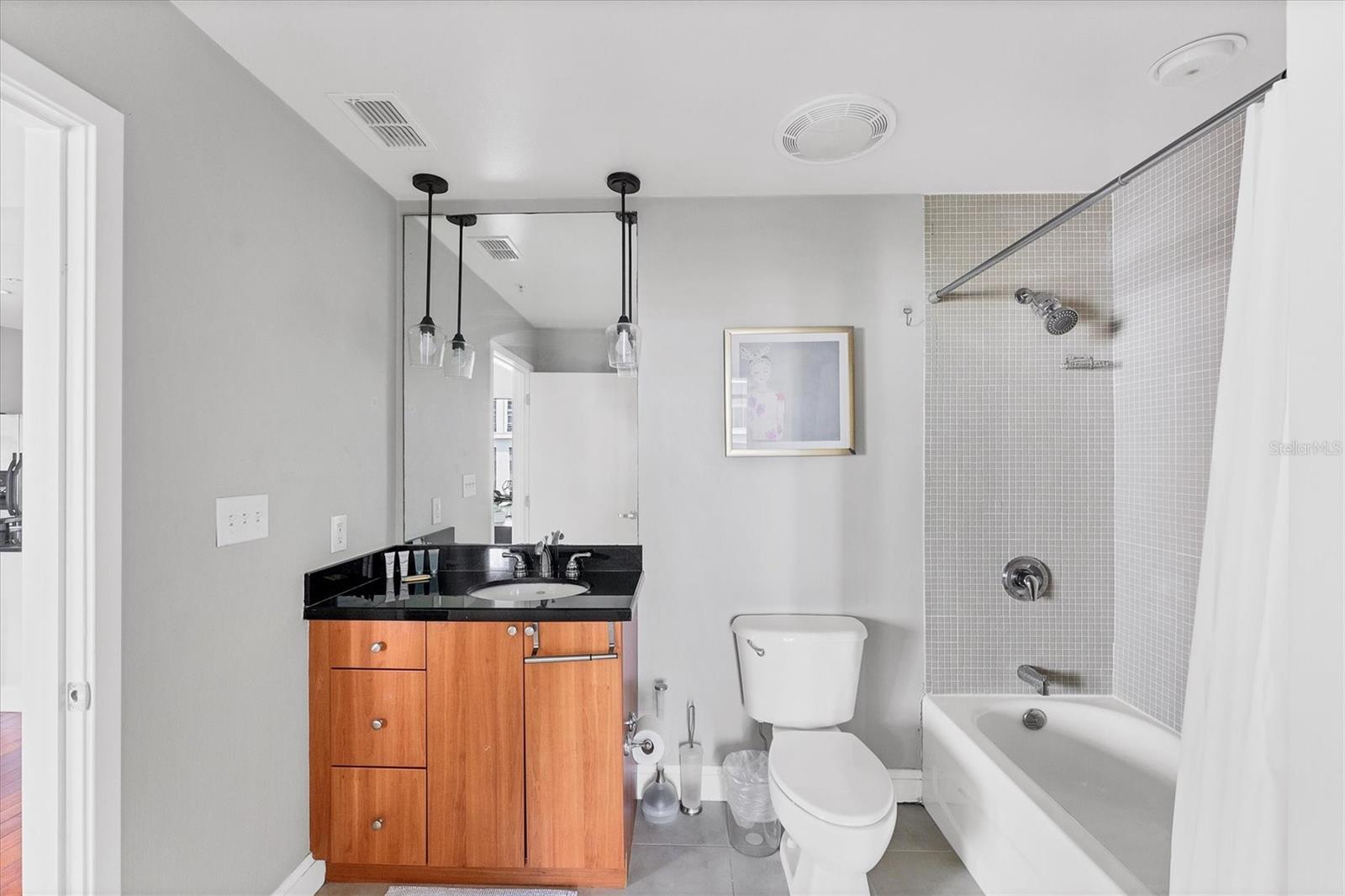 Image 26 of 47 For 525 Jackson Street 609