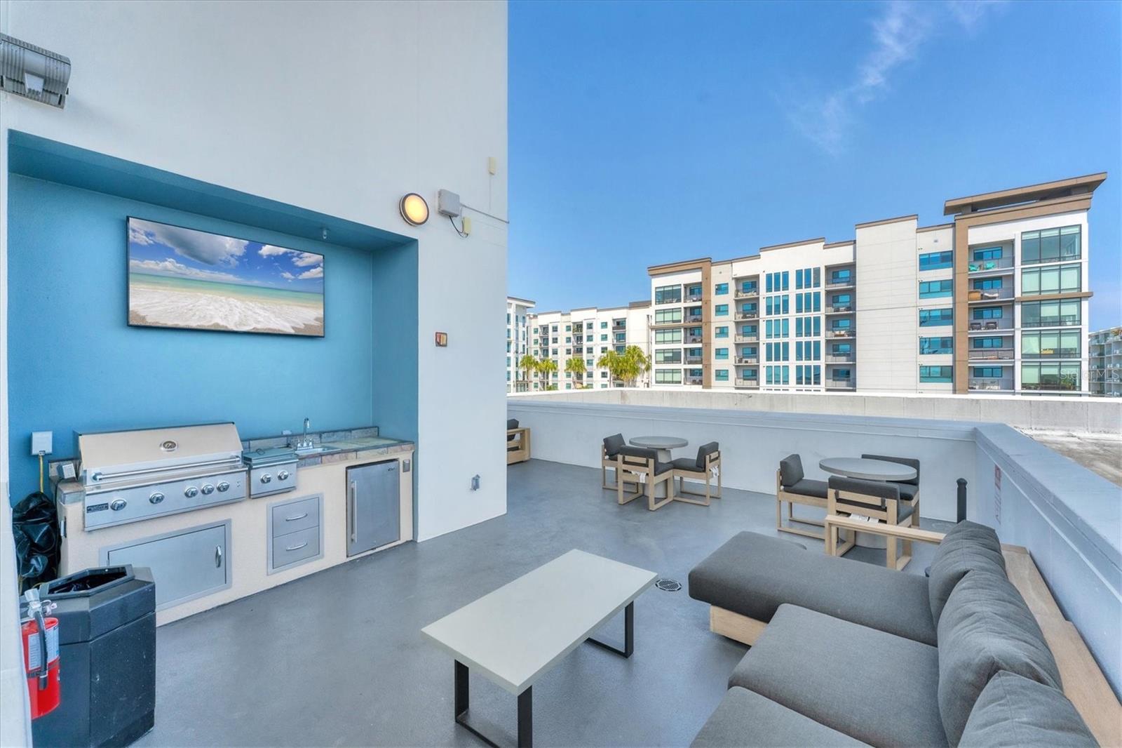 Image 34 of 47 For 525 Jackson Street 609