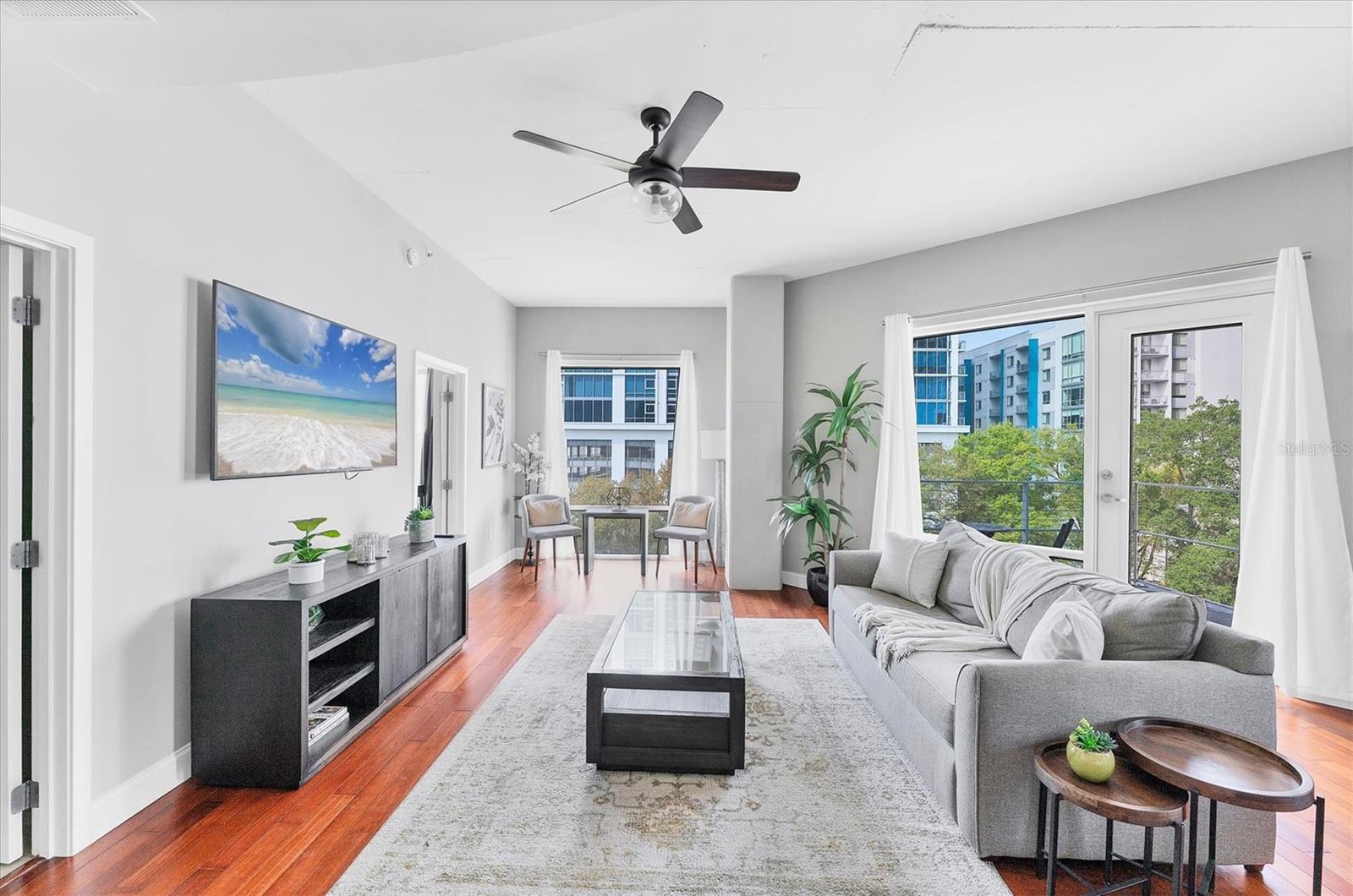 Image 7 of 47 For 525 Jackson Street 609