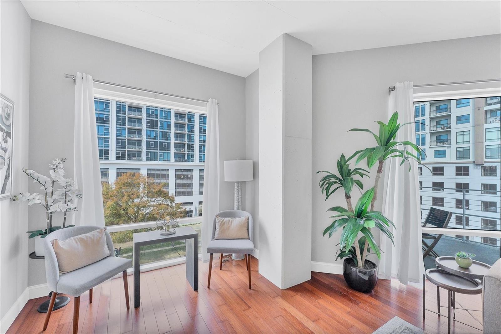 Image 9 of 47 For 525 Jackson Street 609