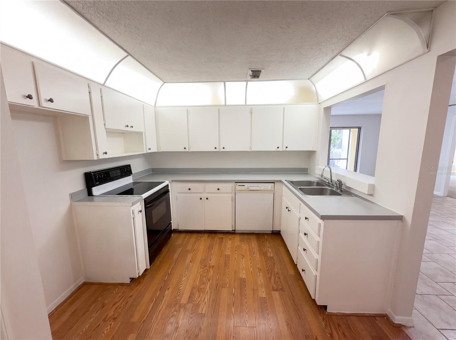 Image 2 of 24 For 600 Northern Way 205