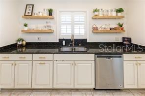 Image 10 of 31 For 1571 Magnolia Avenue