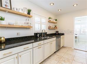 Image 11 of 31 For 1571 Magnolia Avenue