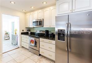 Image 12 of 31 For 1571 Magnolia Avenue