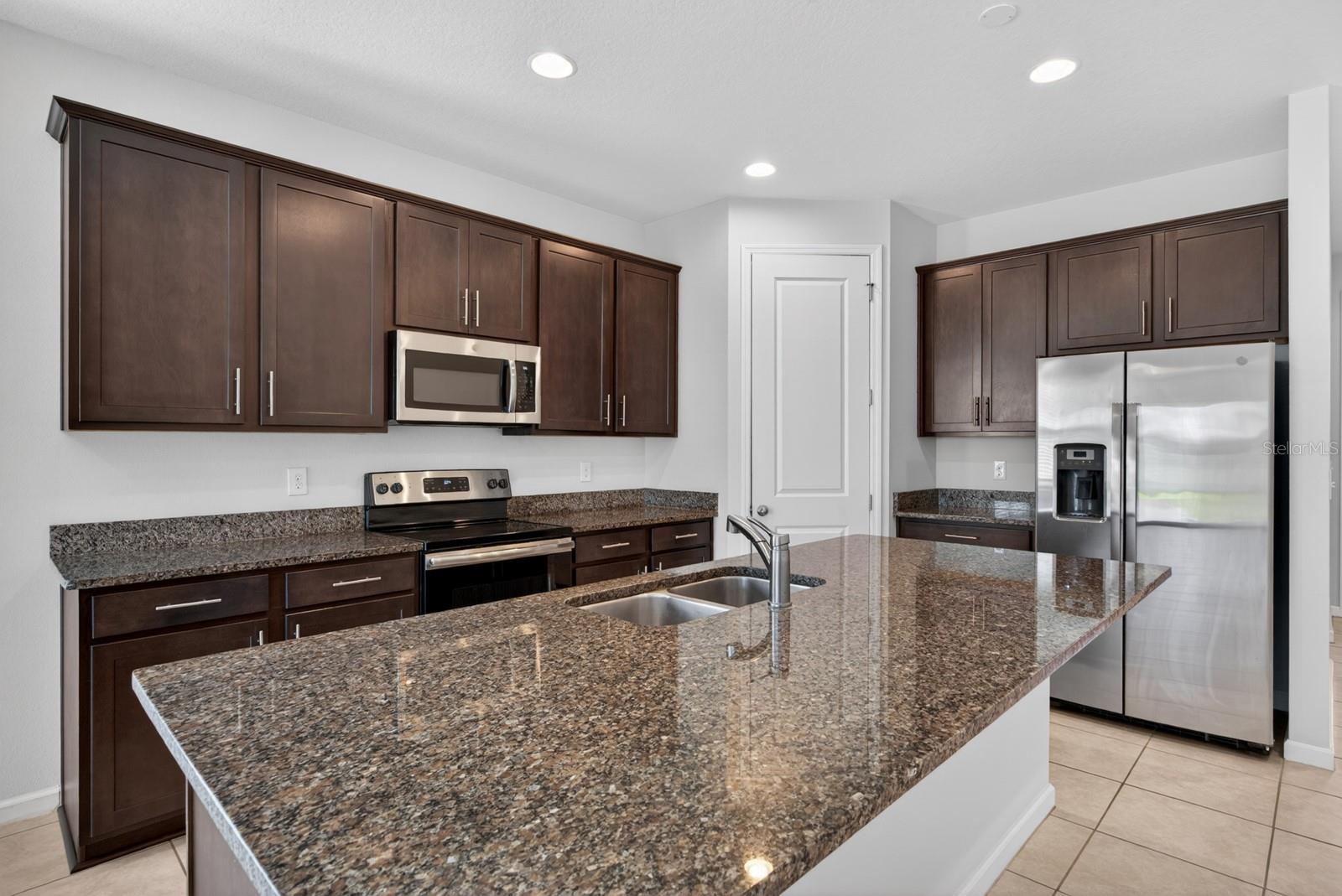 Image 2 of 16 For 689 Meadow Pointe Drive