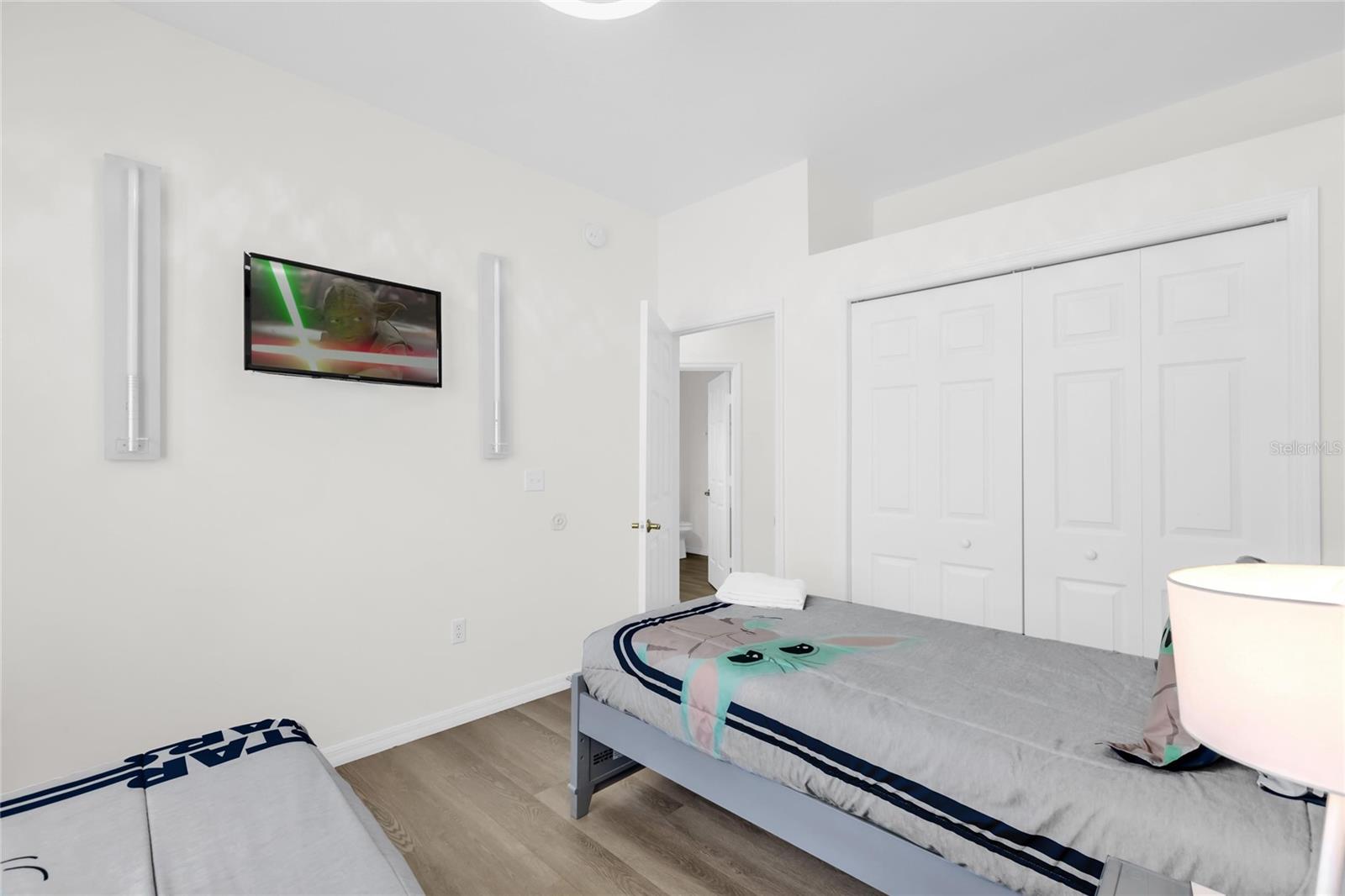 Image 28 of 43 For 2908 Sunset Lakes Boulevard