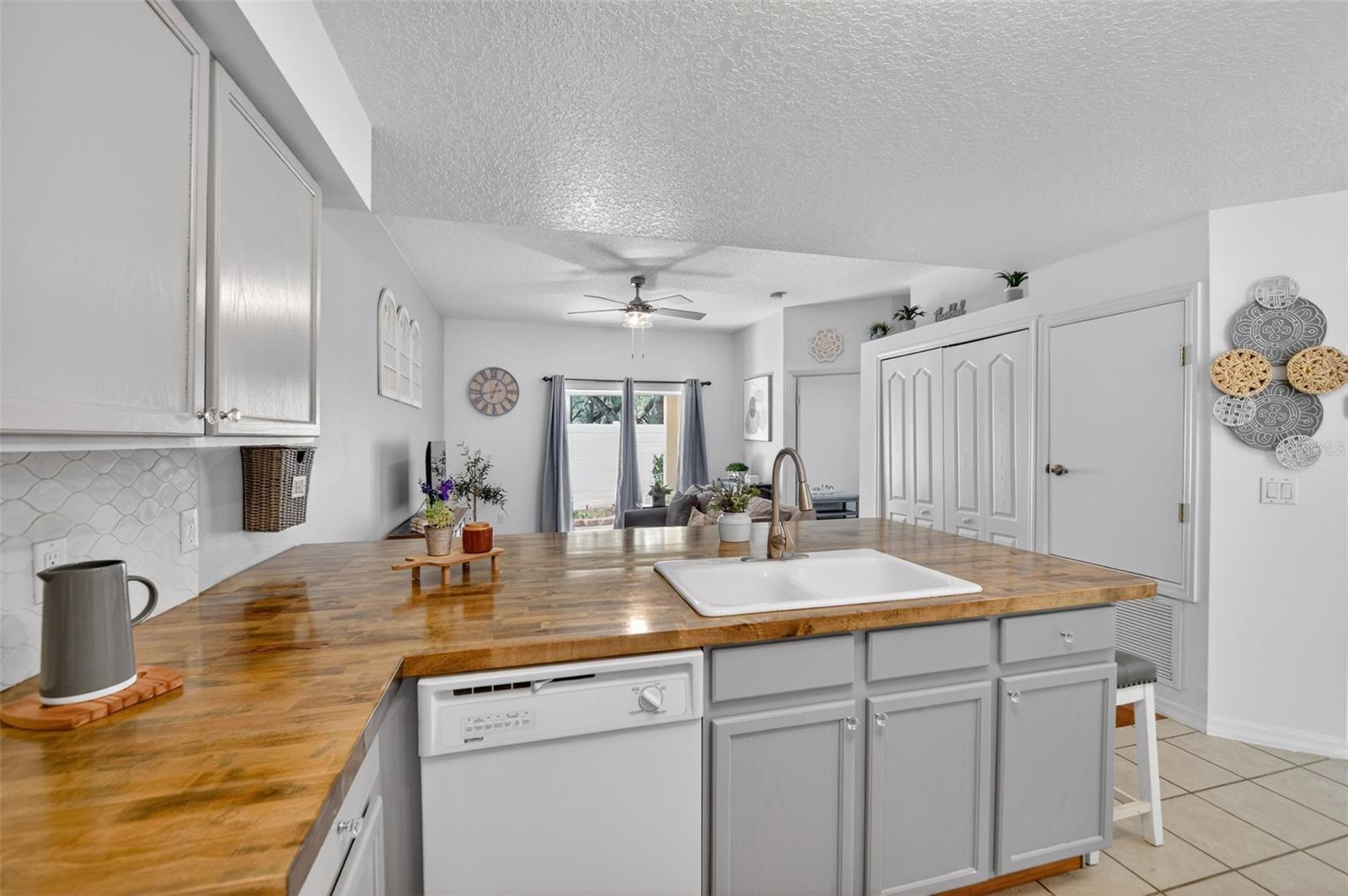 Image 12 of 17 For 692 Seabrook Court 101