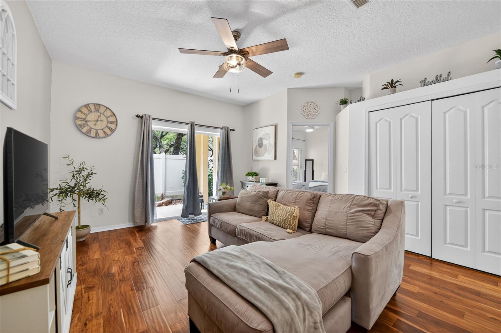 Image 13 of 17 For 692 Seabrook Court 101