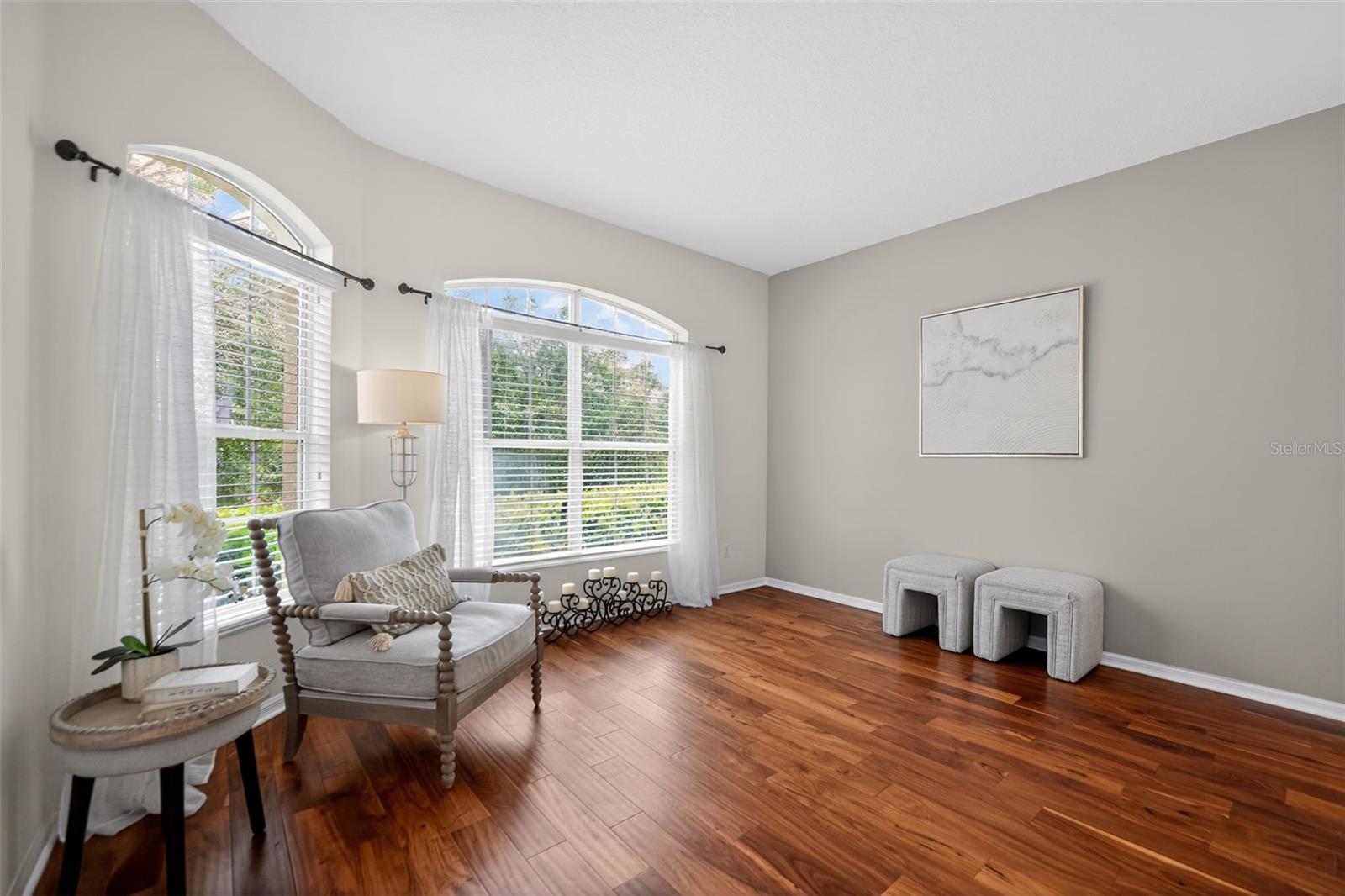 Image 3 of 17 For 692 Seabrook Court 101