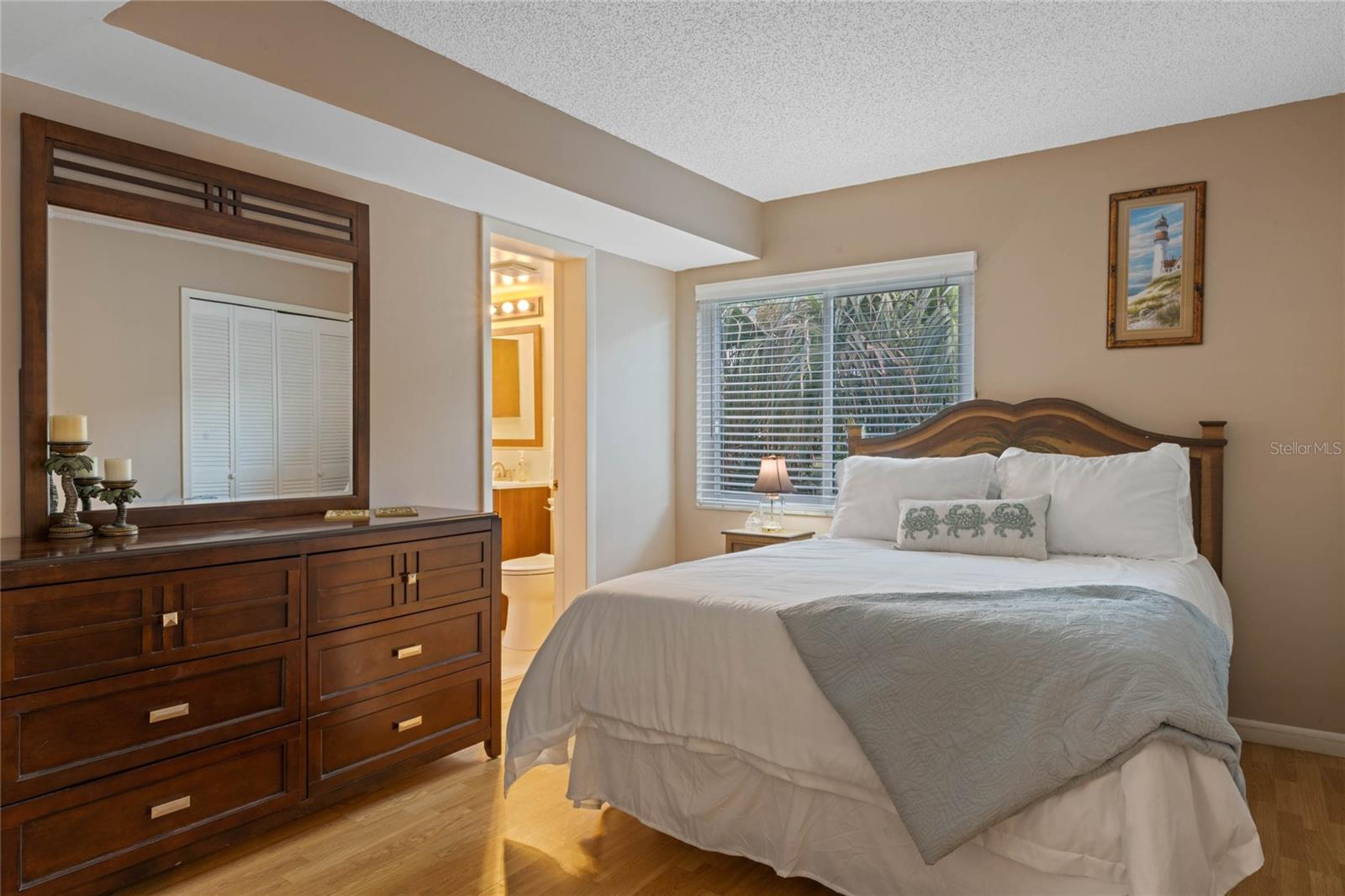 Image 17 of 40 For 4407 Sea Mist Court 163