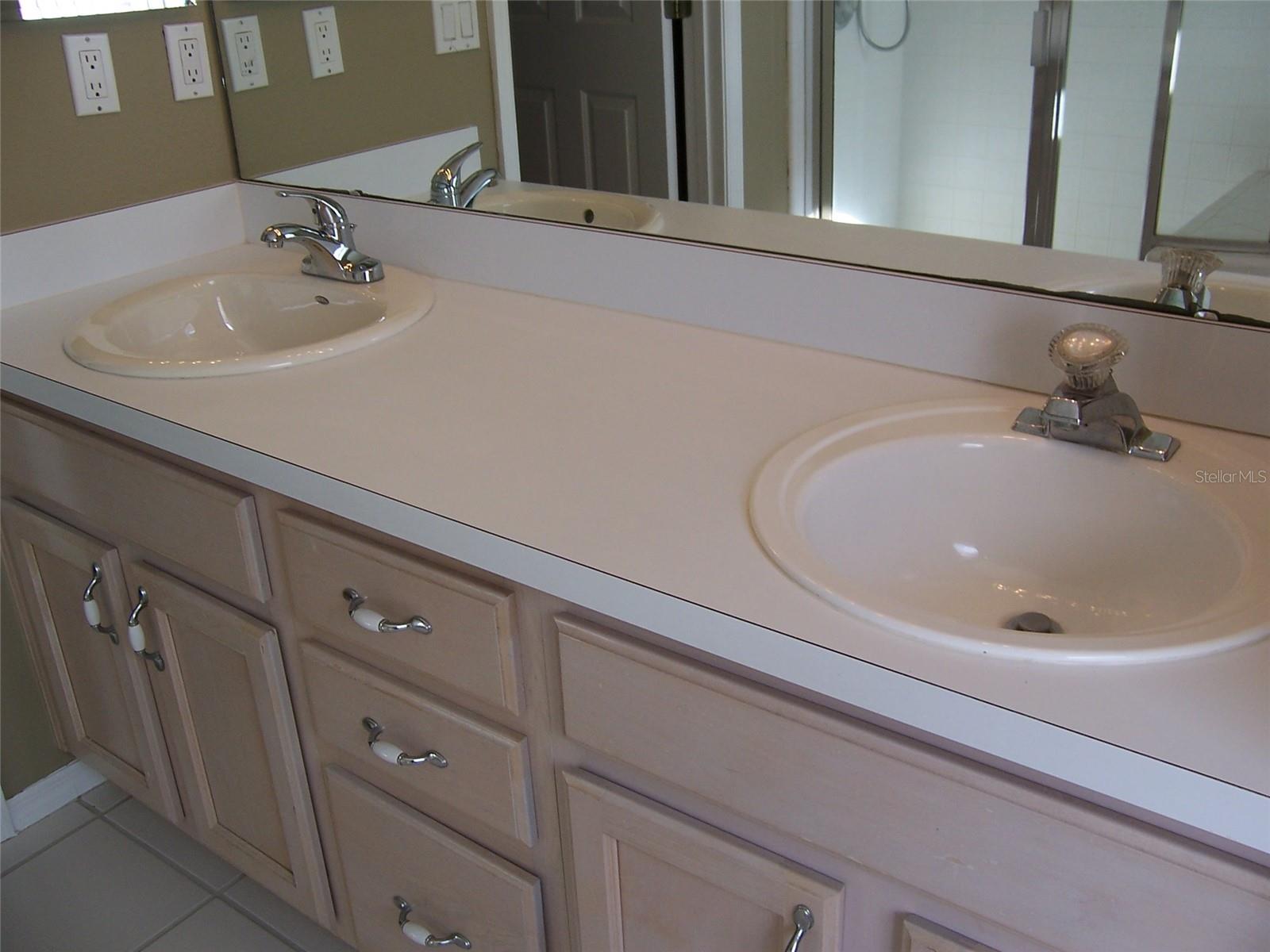 Image 11 of 26 For 103 Golden Crest Court