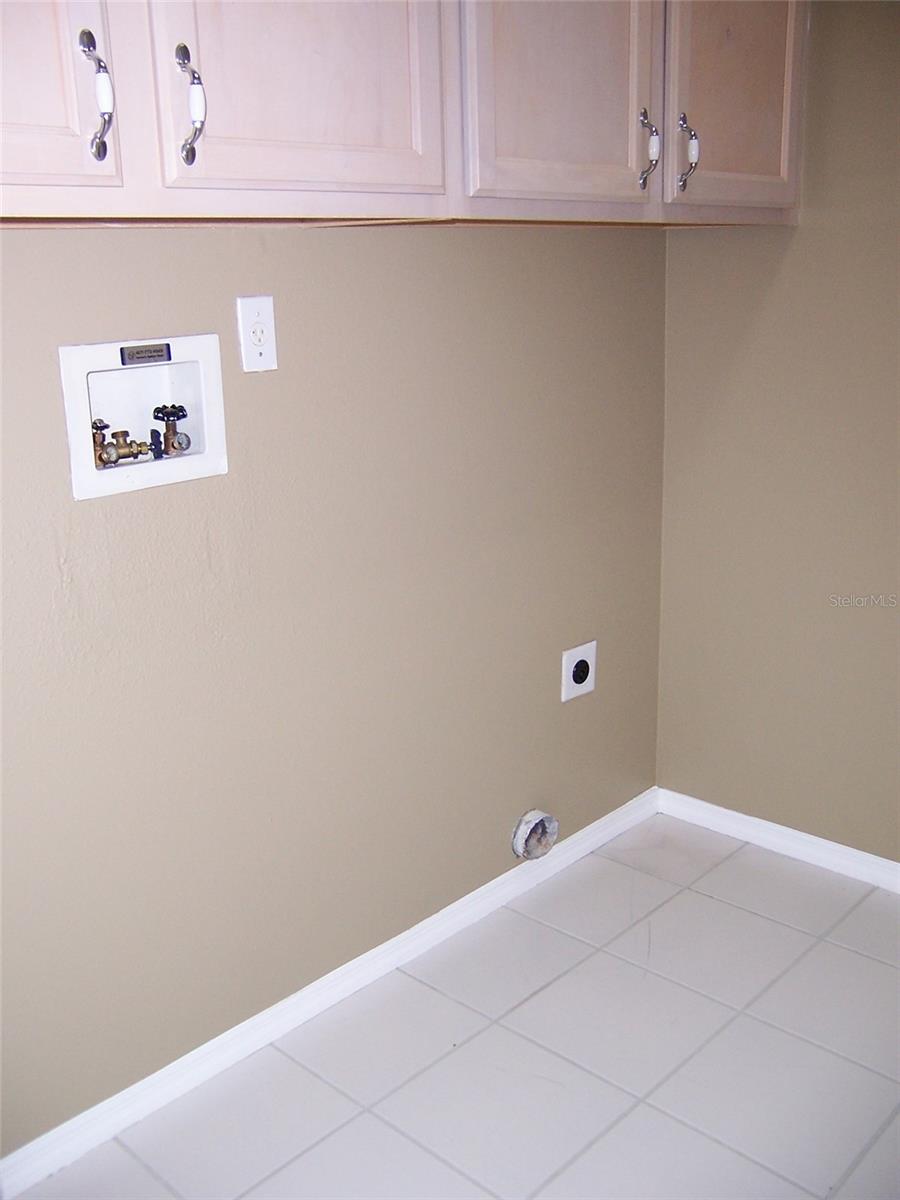 Image 16 of 26 For 103 Golden Crest Court