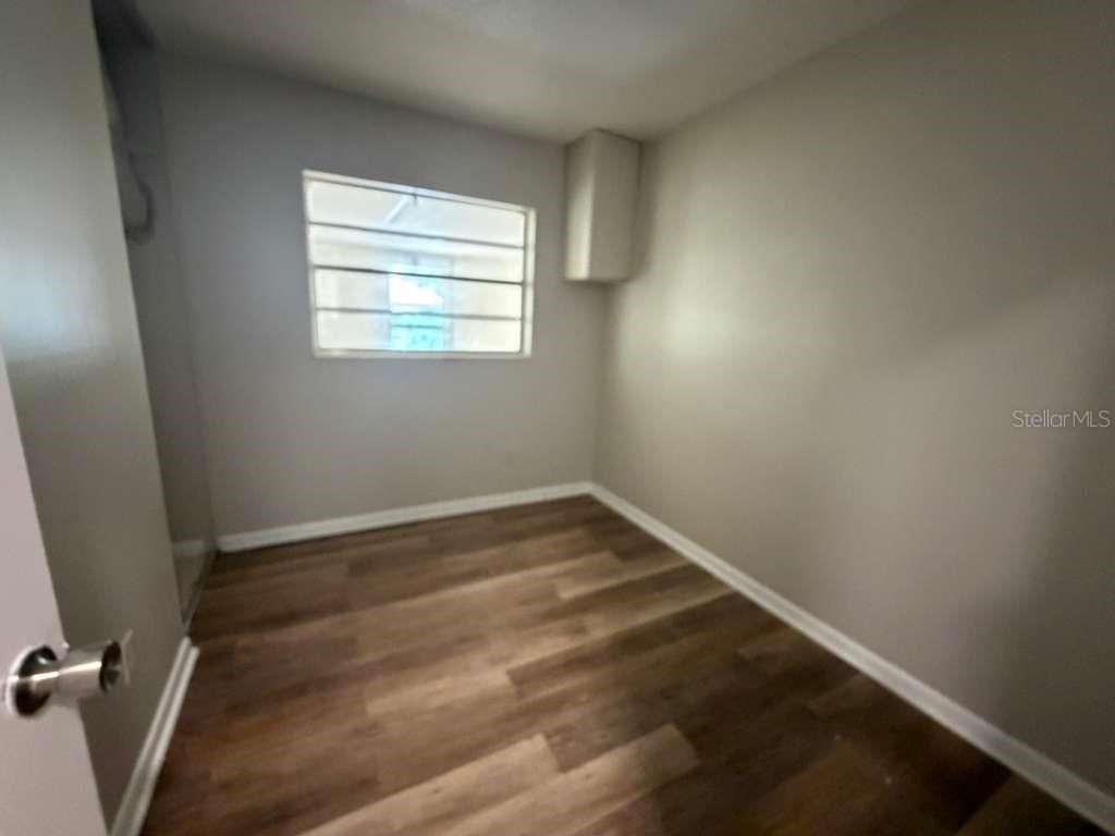 Image 11 of 13 For 4046 Queen Anne Drive