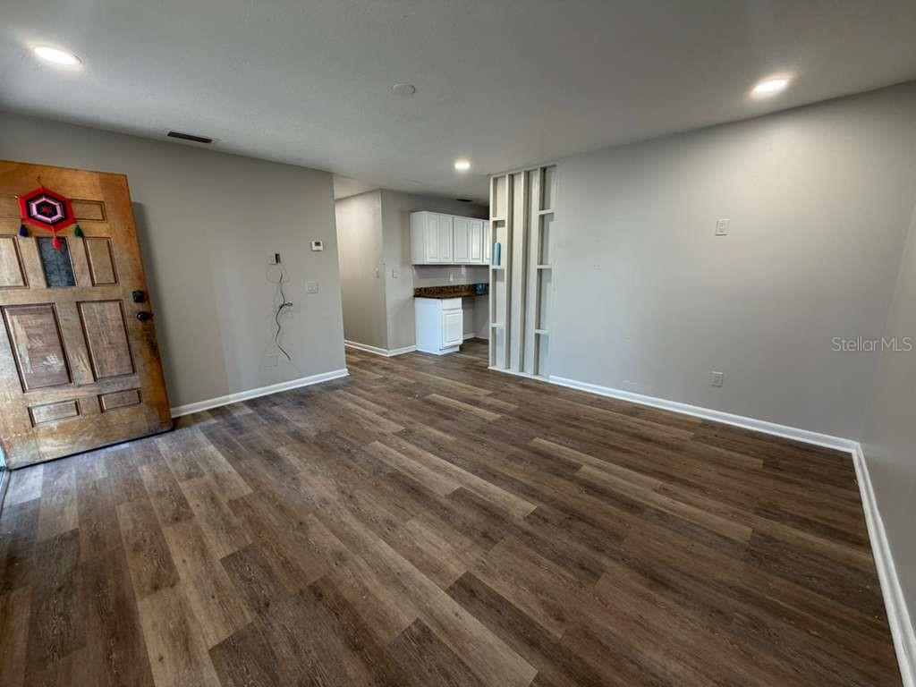 Image 2 of 13 For 4046 Queen Anne Drive