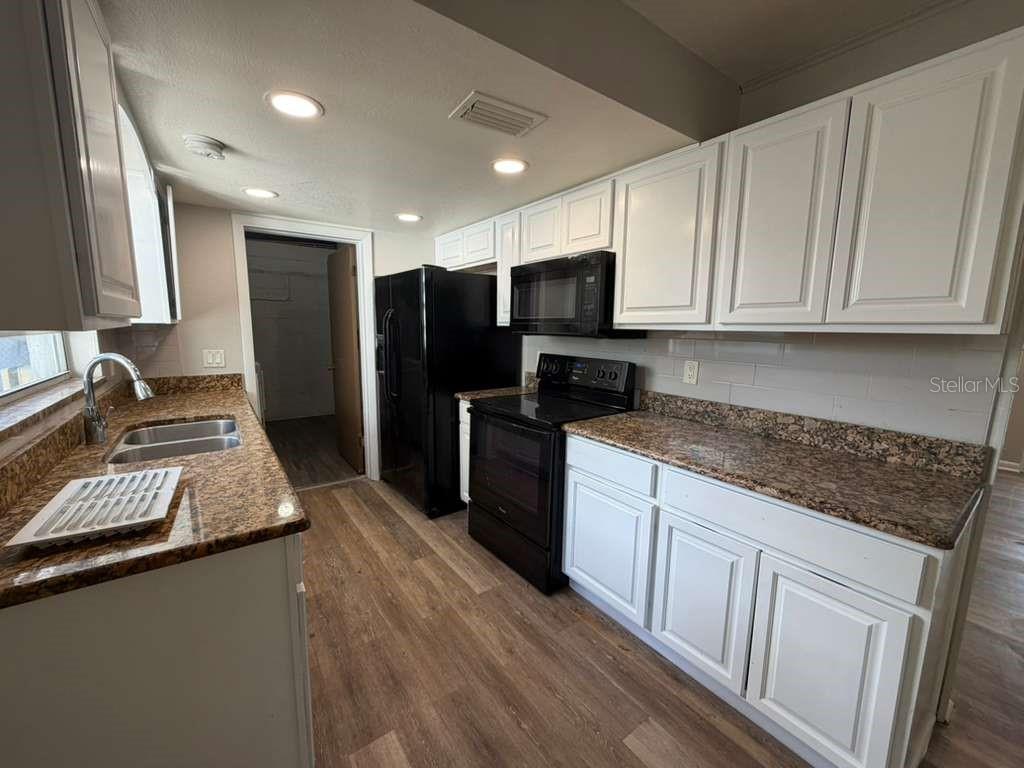 Image 5 of 13 For 4046 Queen Anne Drive