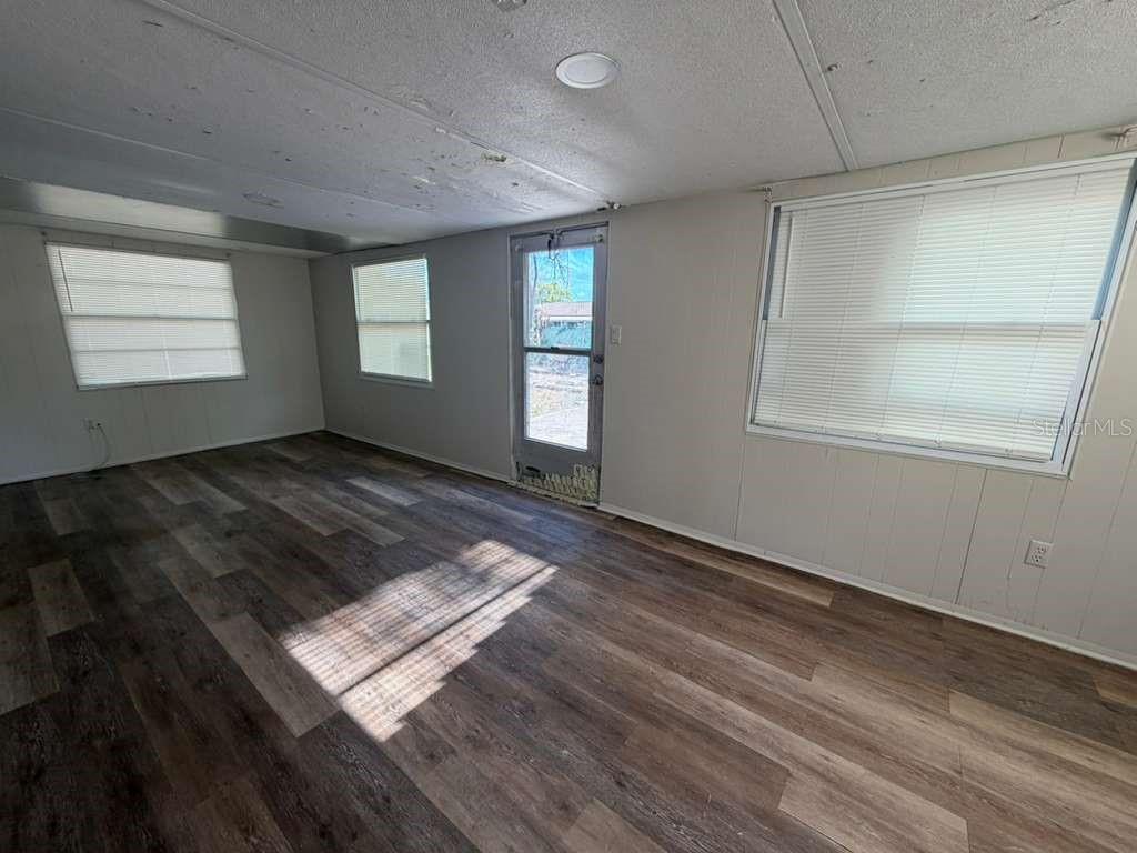 Image 7 of 13 For 4046 Queen Anne Drive