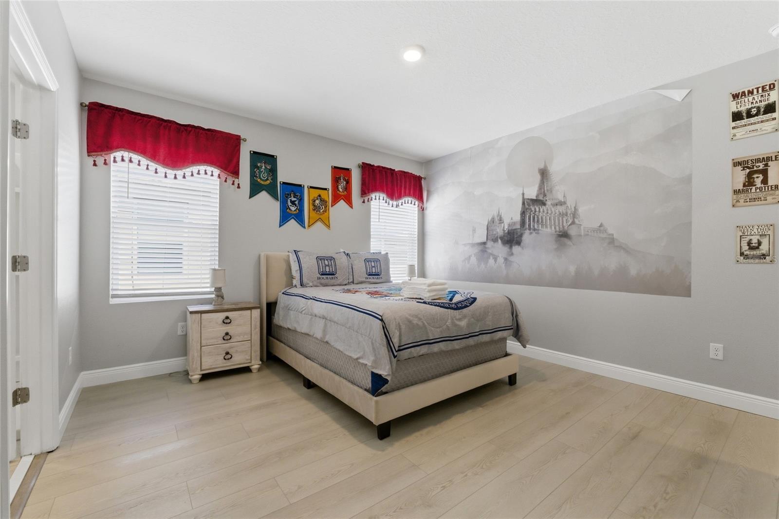 Listing photo id 23 for 7635 Oakmoss Loop