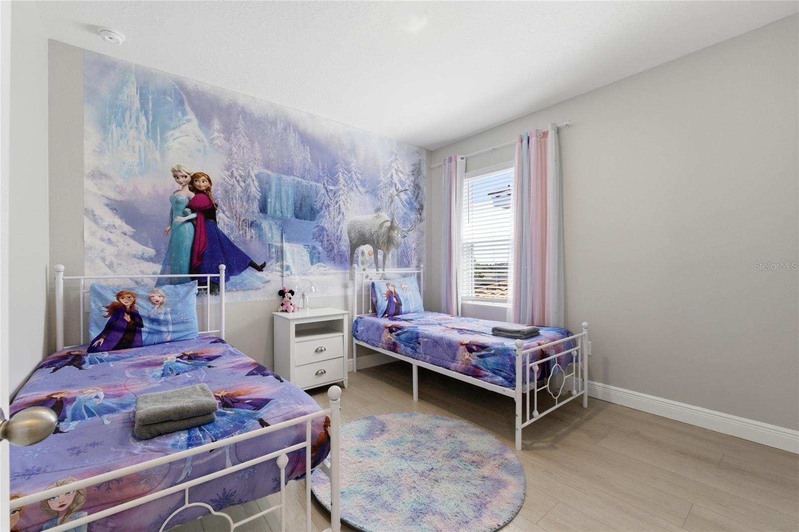 Listing photo id 30 for 7635 Oakmoss Loop