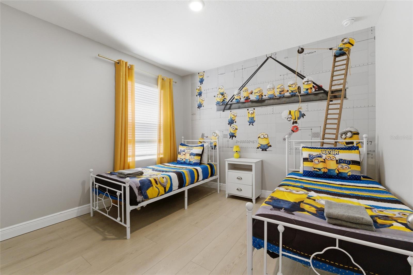 Listing photo id 33 for 7635 Oakmoss Loop