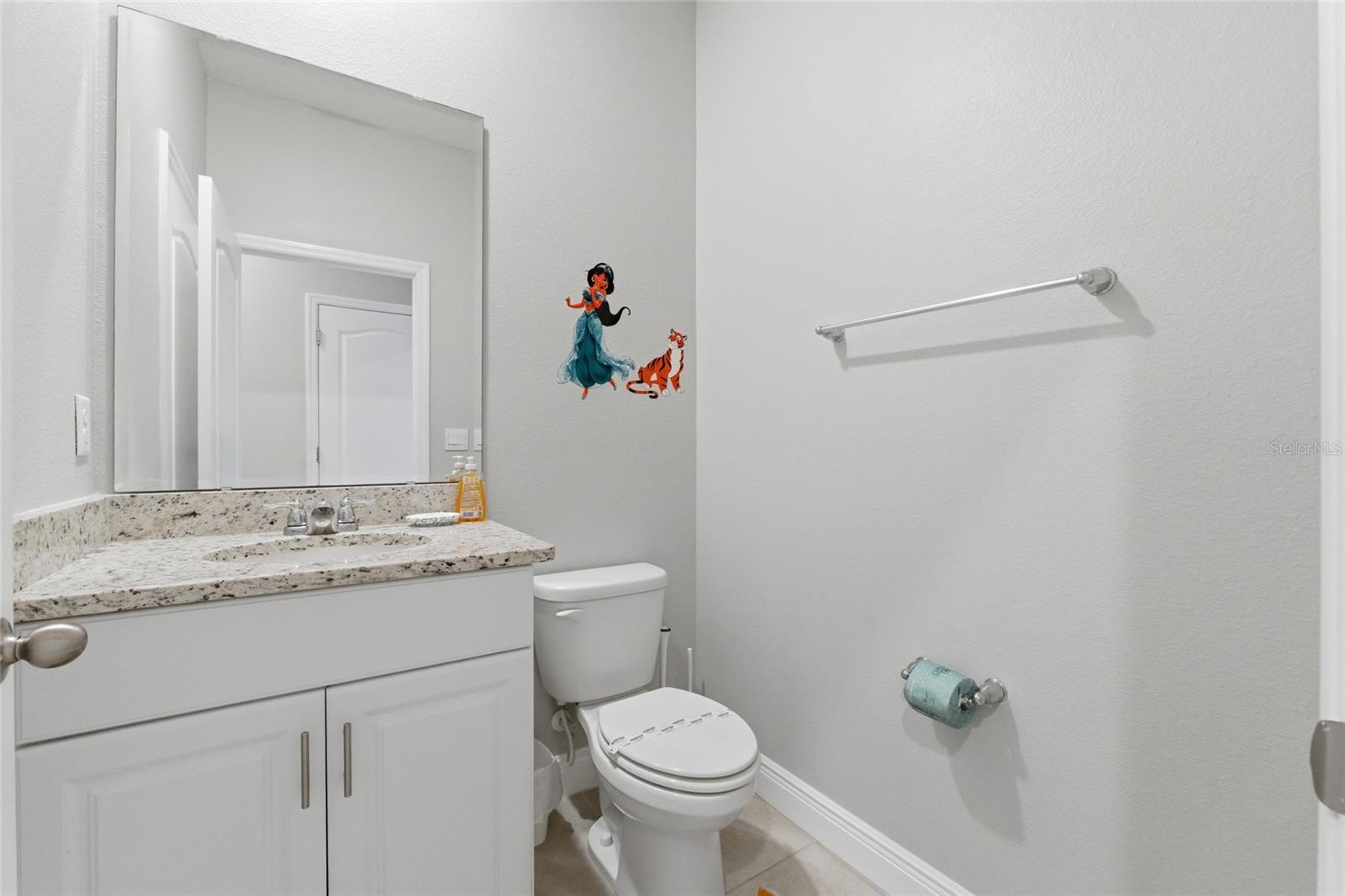 Listing photo id 36 for 7635 Oakmoss Loop