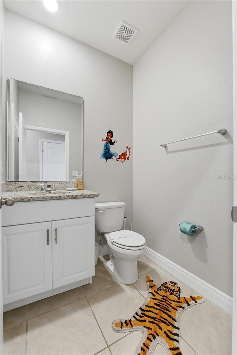 Listing photo id 37 for 7635 Oakmoss Loop