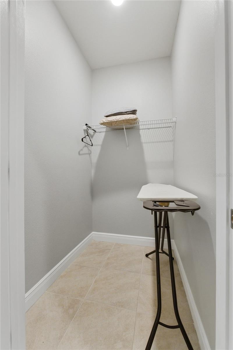 Listing photo id 38 for 7635 Oakmoss Loop