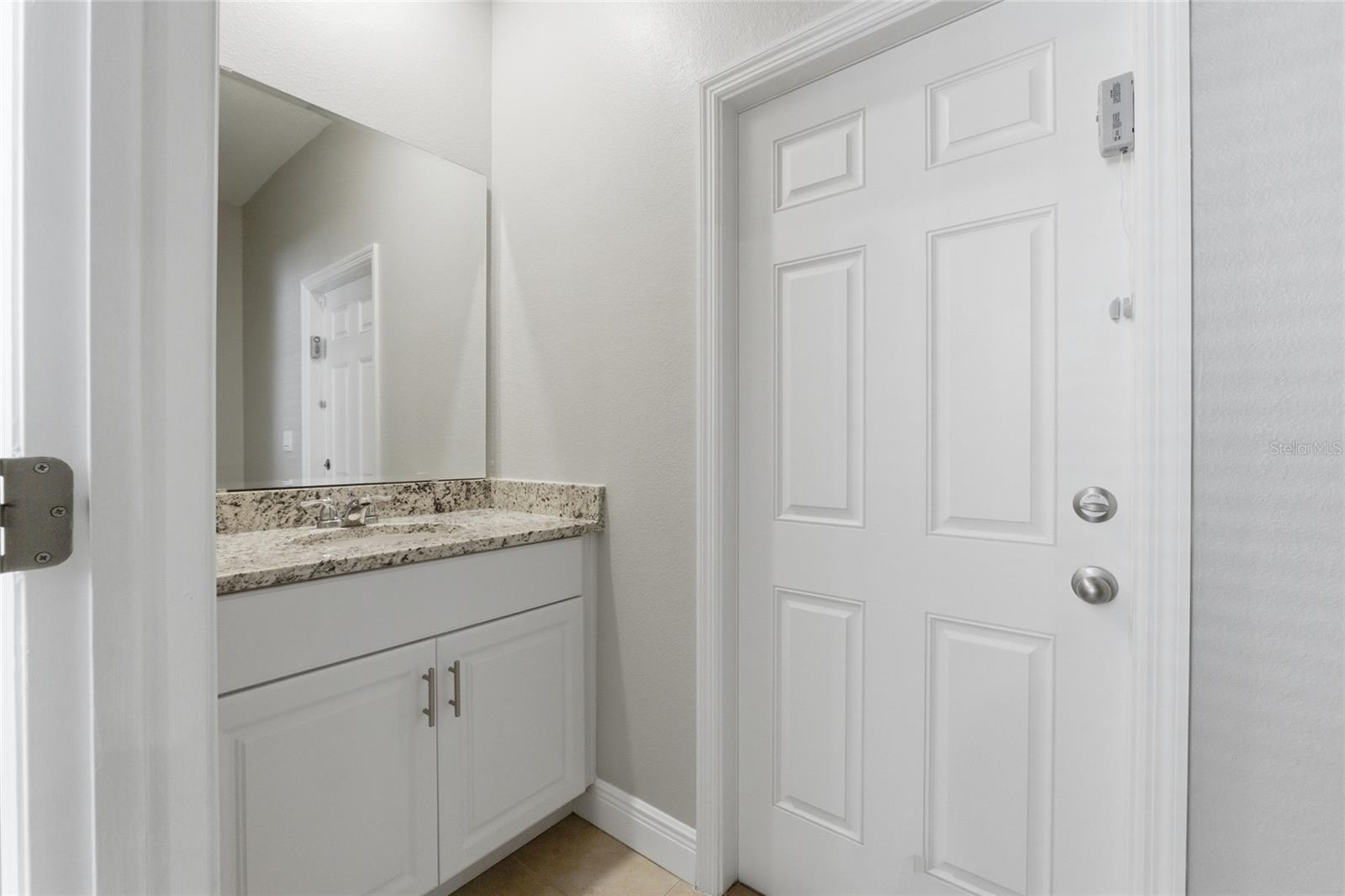 Listing photo id 48 for 7635 Oakmoss Loop