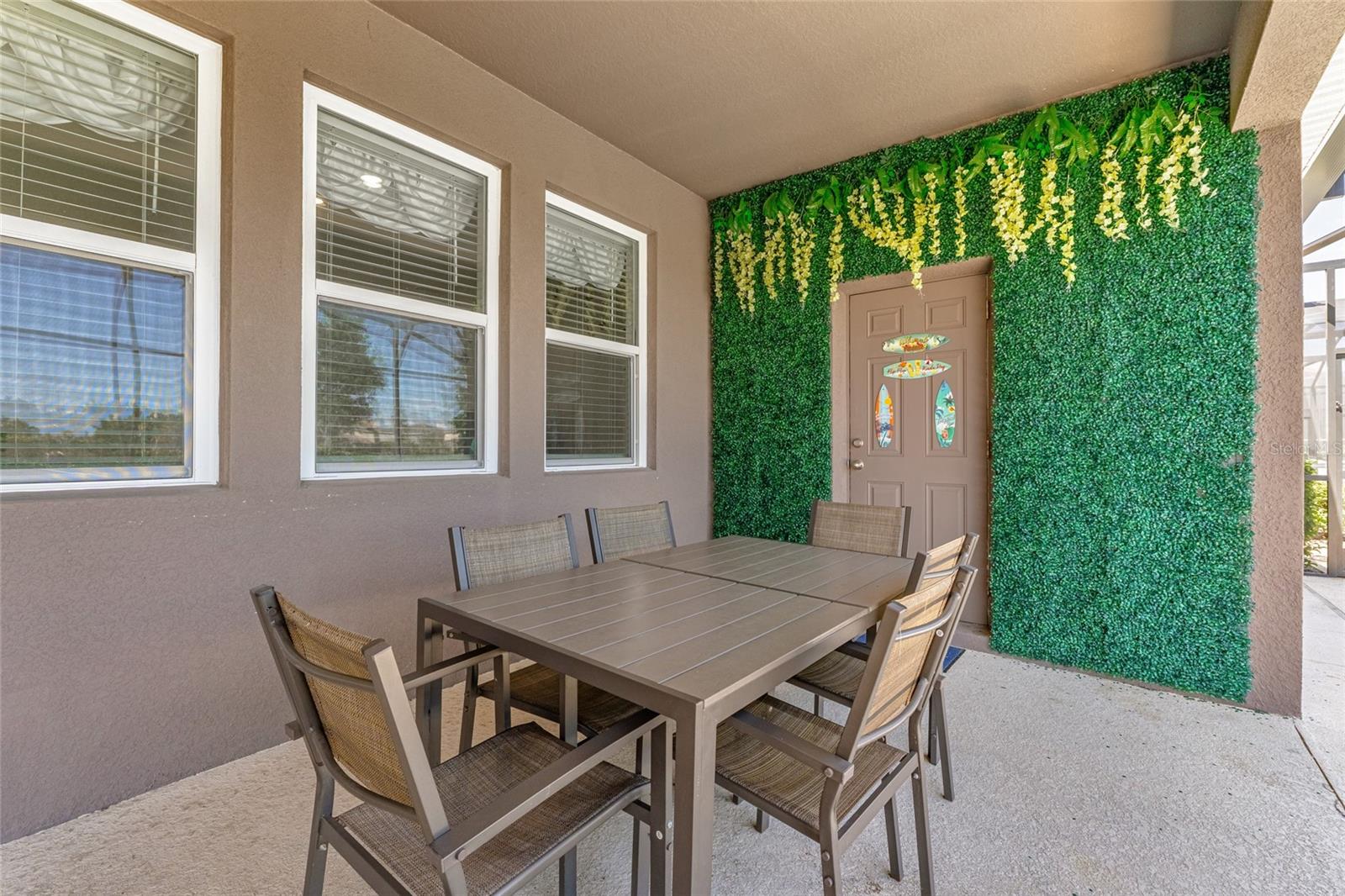 Listing photo id 52 for 7635 Oakmoss Loop