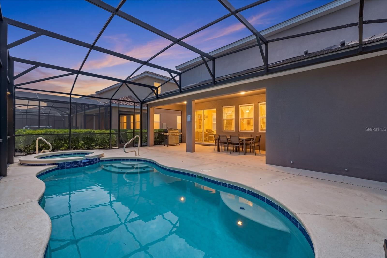 Listing photo id 55 for 7635 Oakmoss Loop