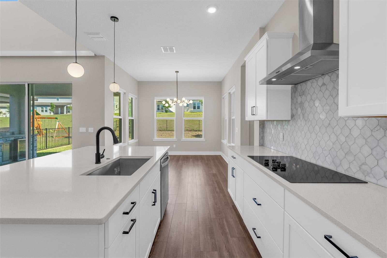 Listing photo id 9 for 5138 Citrus Leaf Boulevard