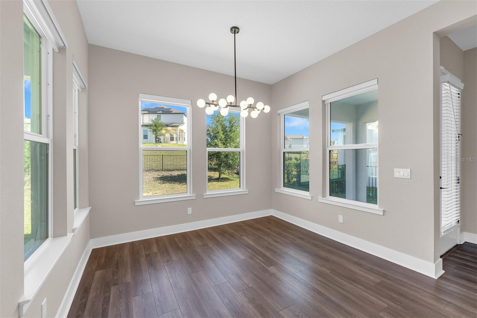 Listing photo id 13 for 5138 Citrus Leaf Boulevard