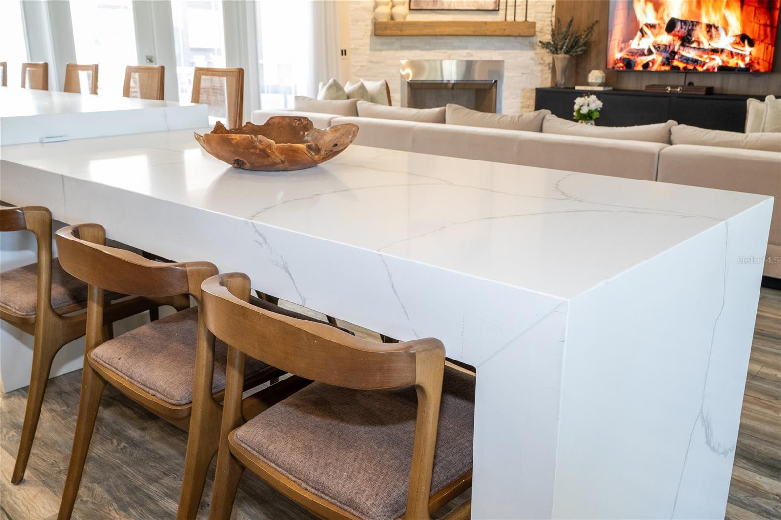 Listing photo id 11 for 8618 Benoit Avenue