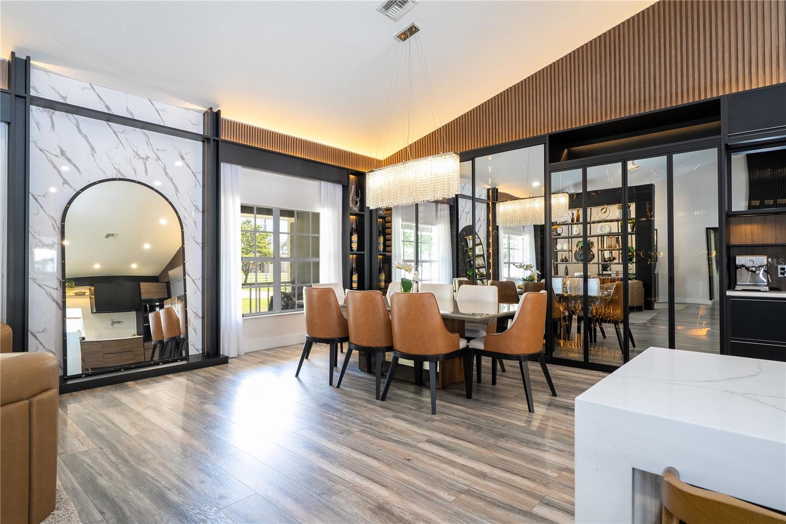 Listing photo id 13 for 8618 Benoit Avenue