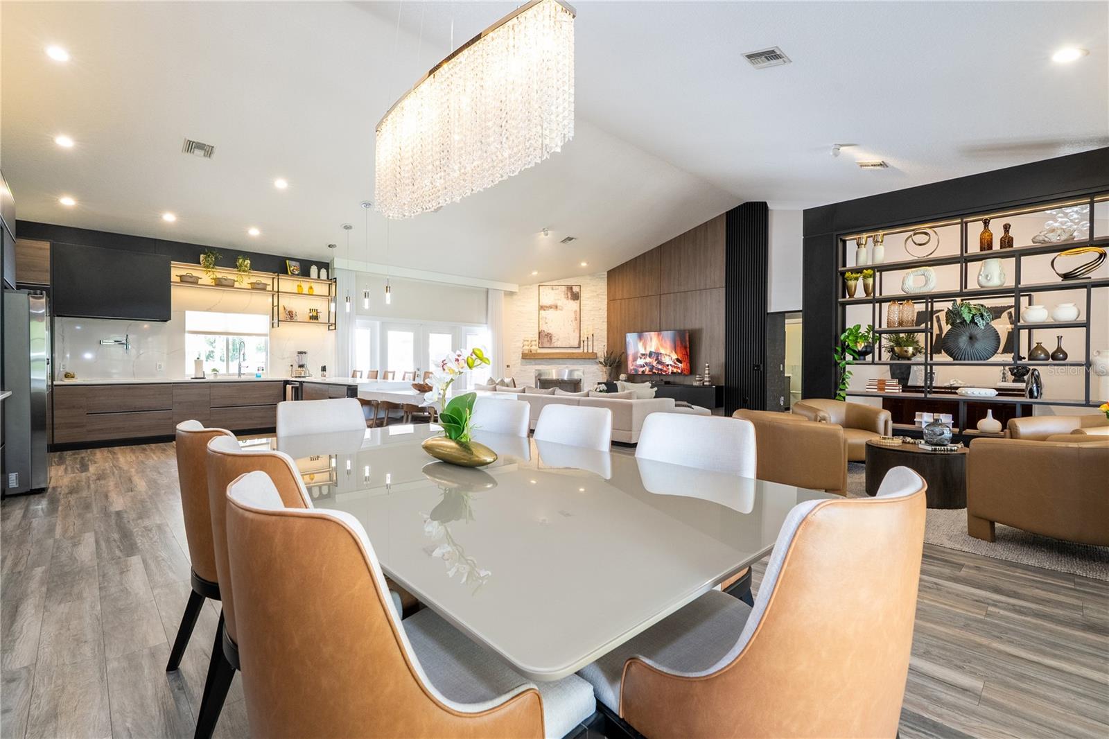 Listing photo id 14 for 8618 Benoit Avenue