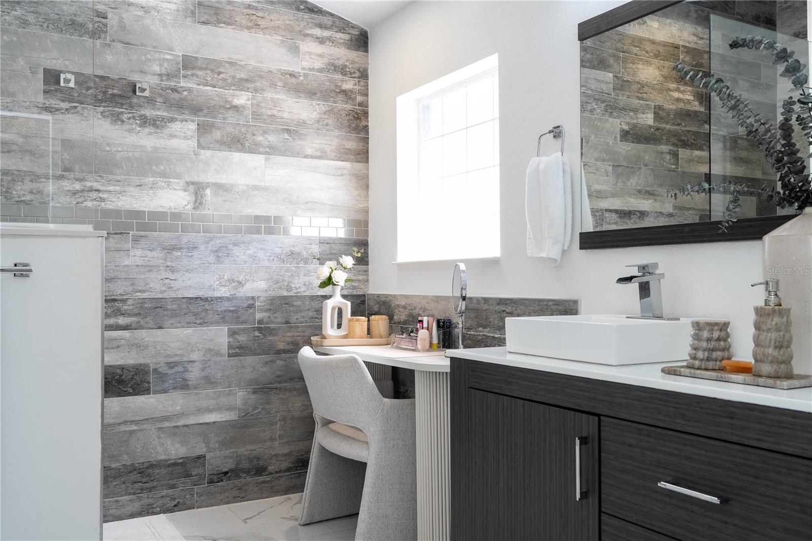 Listing photo id 23 for 8618 Benoit Avenue