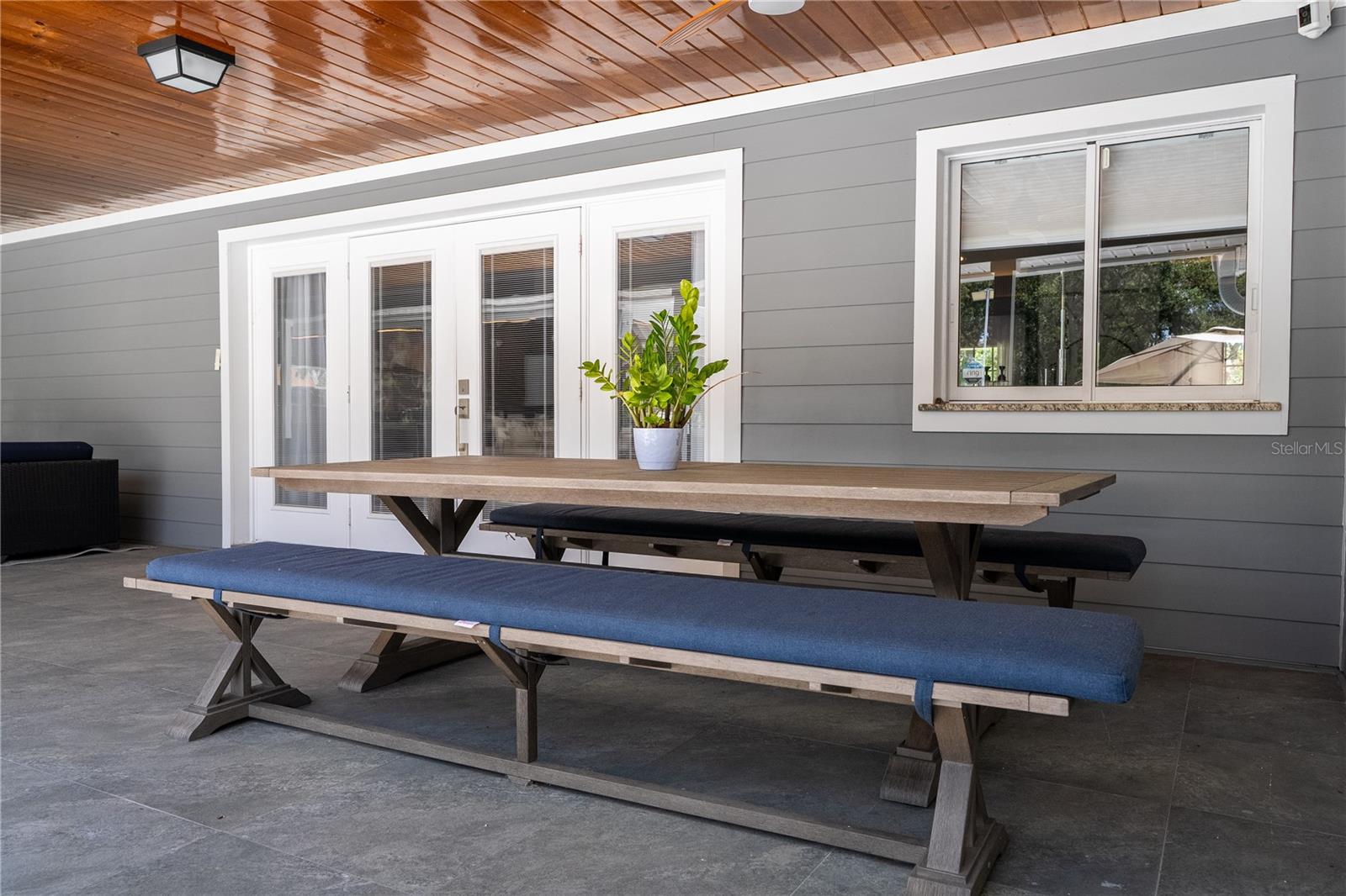 Listing photo id 43 for 8618 Benoit Avenue