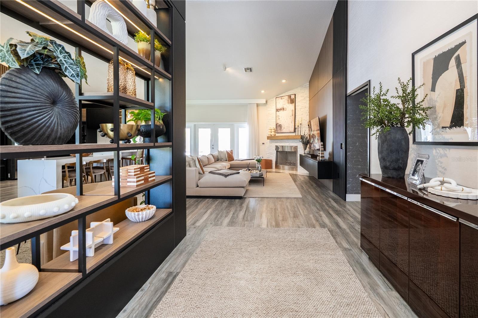 Listing photo id 5 for 8618 Benoit Avenue