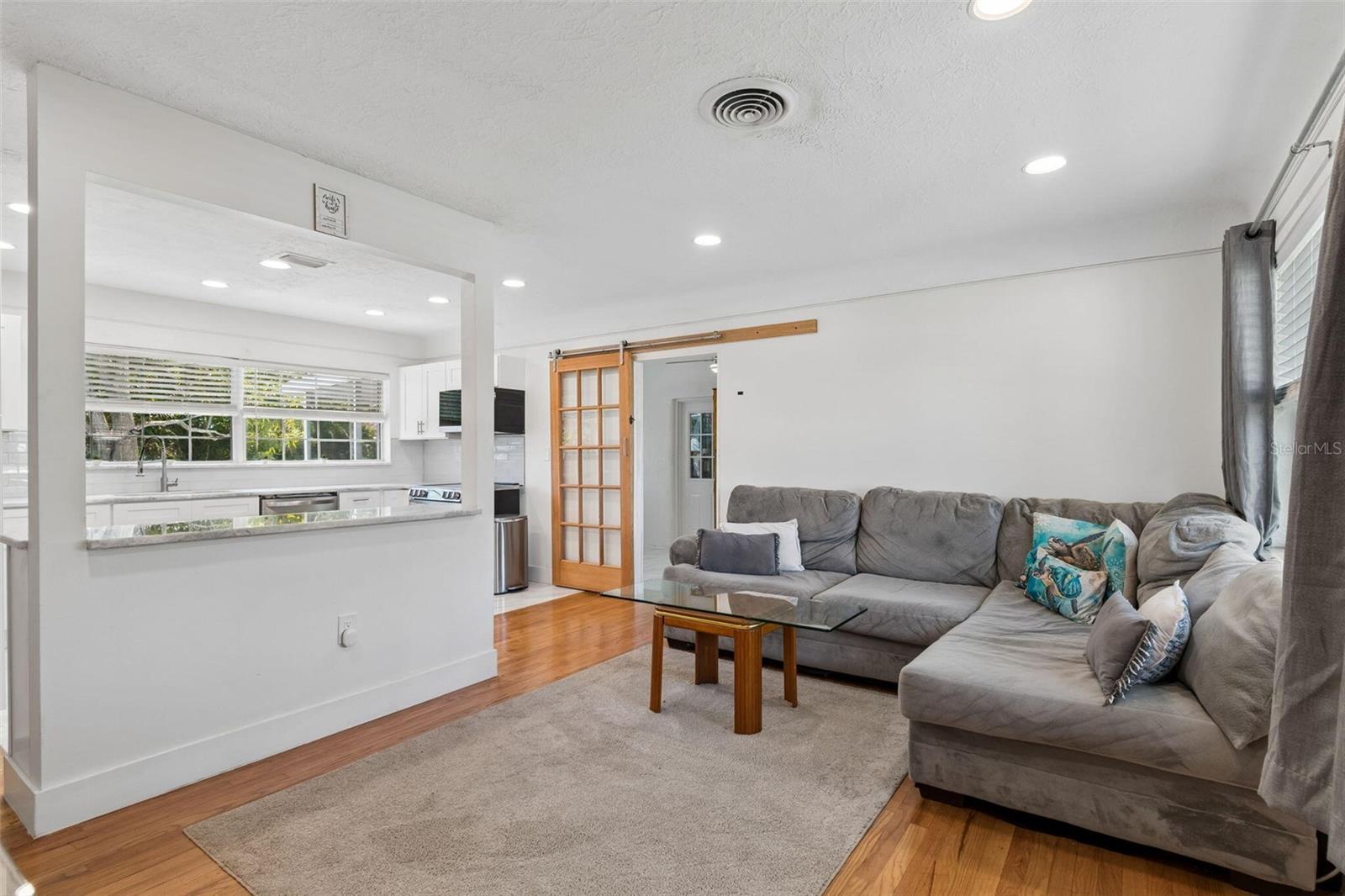 Image 11 of 66 For 4526 Yardley Avenue N