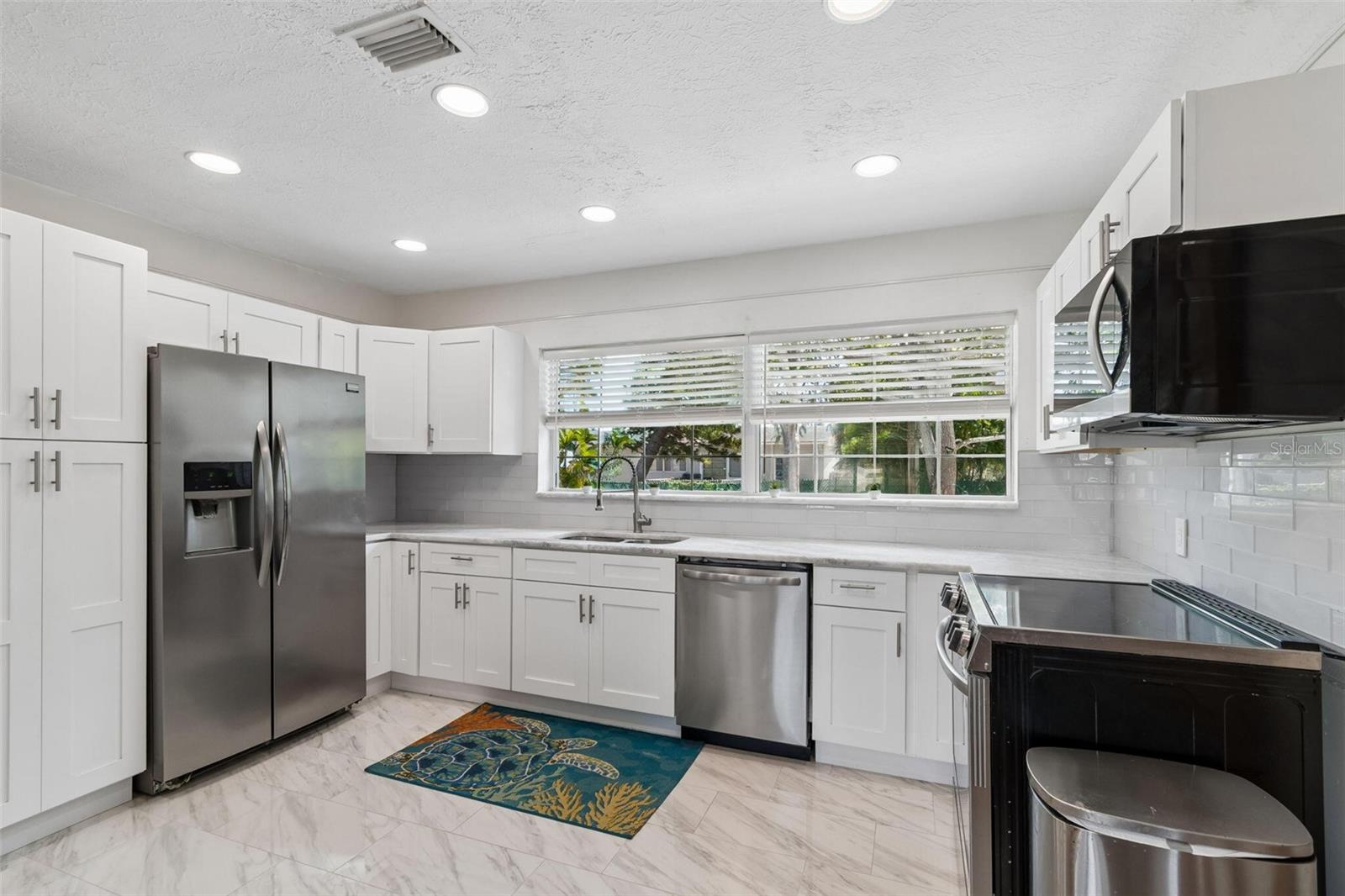 Image 17 of 66 For 4526 Yardley Avenue N