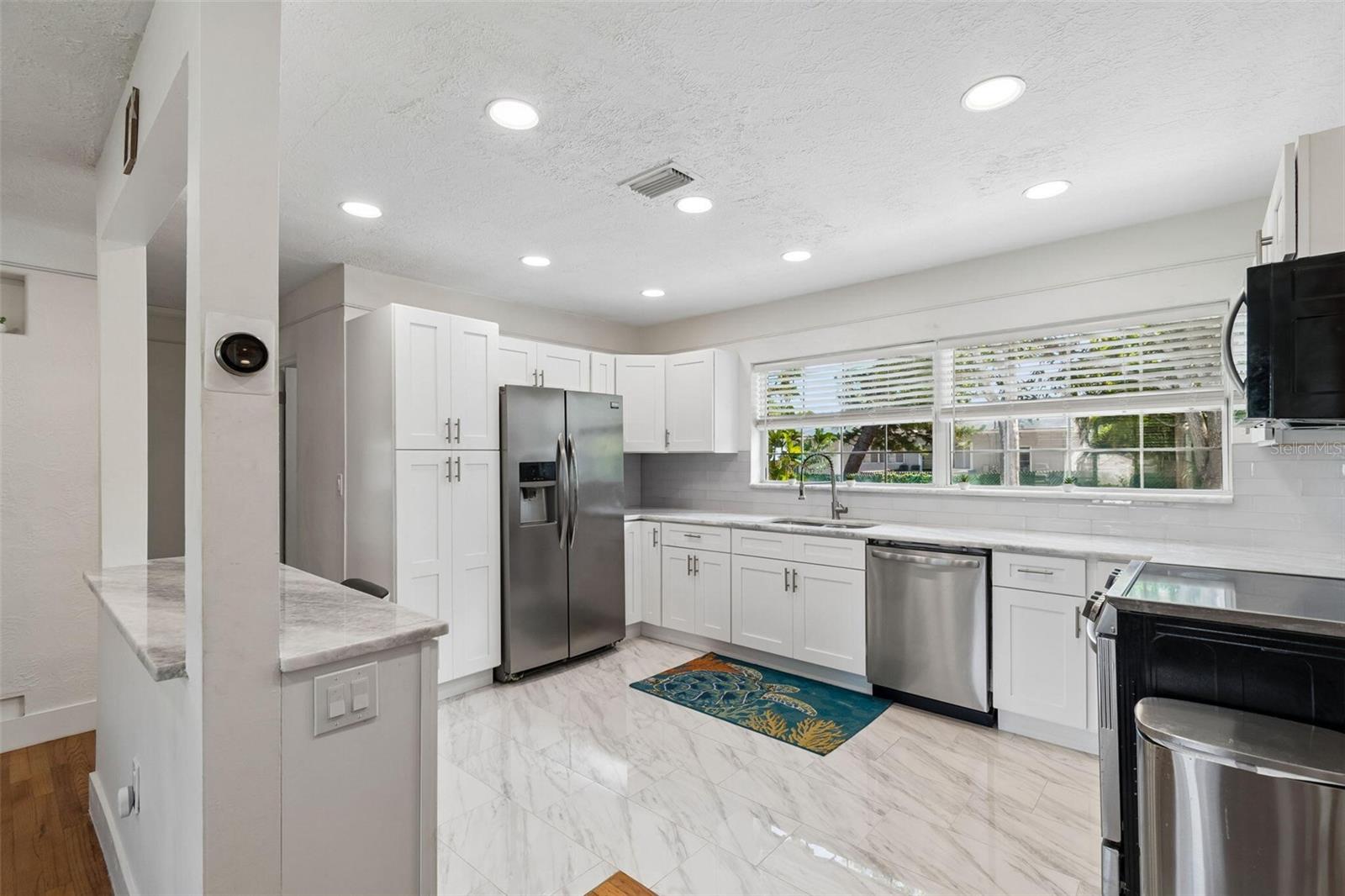 Image 18 of 66 For 4526 Yardley Avenue N